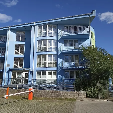 Halo Apartment